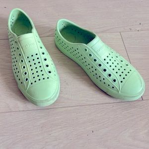 Native rubber shoes / big kids